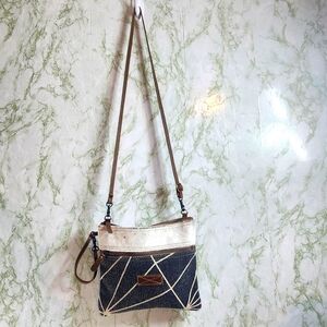 Myra Bag Crossbody